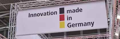 Schild an Traverse: 