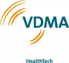 Logo mit „VDMA“ und orangen Bögen über dem Text „HealthTech“.