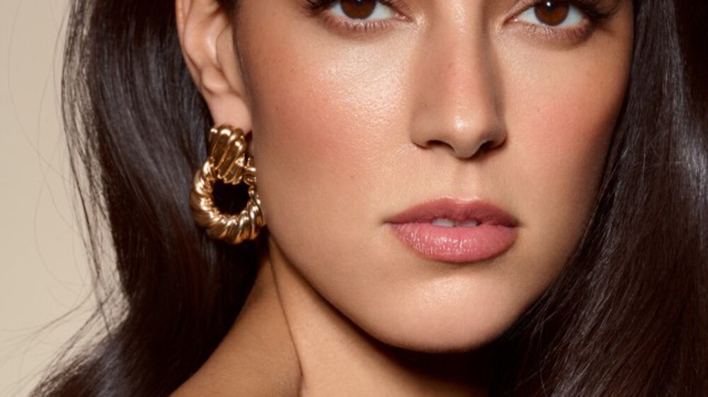 Moderatorin Rebecca Mir © Mona Strieder