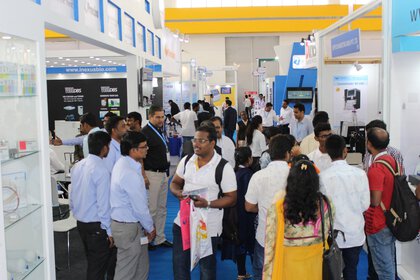 	
analytica Anacon India & ILE: Visitors at a stand
