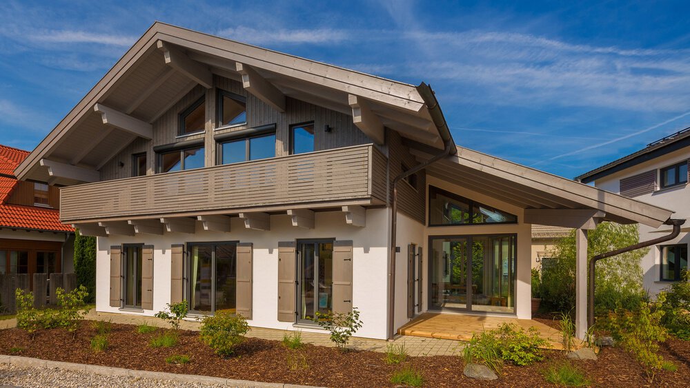 Außenansicht Musterhaus Tegernsee von ISARTALER HOLZHAUS 