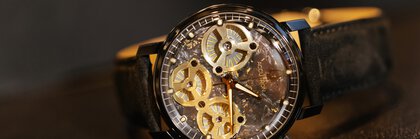 Time Pieces Hall Uhren