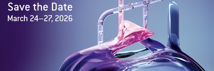 Save-the-Date-Grafik für die Messe „analytica“ vom 24.–27. März 2026 mit abstrakt gestalteter, glänzender Laborapparatur vor blau-violettem Hintergrund und Logos von analytica und Messe München.
