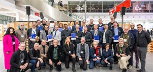 Gruppenbild der Preisträger des Innovationspreis Architektur+ Bauwesen 2025