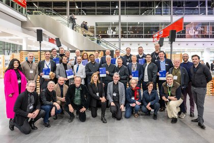 Gruppenbild der Preisträger des Innovationspreis Architektur+ Bauwesen 2025