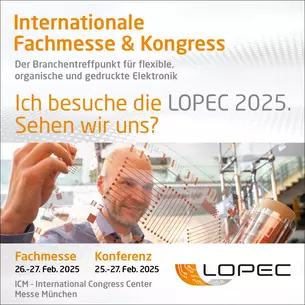 LOPEC Banner mit einem Mann, der eine transparente mit Elektronik bedruckte Folie auf einer Rolle betrachtet. Betitelt mit 