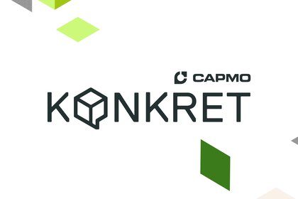 Logo mit dem Text „CAPMO KONKRET“ in schwarzer Schrift. Das „O“ von „Konkret“ und die Deko oben links und unten rechts erinnern an stilisierte Würfel.