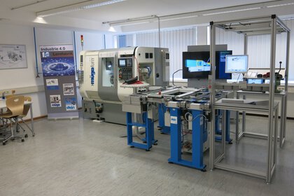 Schlüsselfertige Lernfabrik für Industrie 4.0