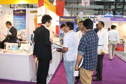 	
analytica Anacon India & ILE: Visitors at a stand