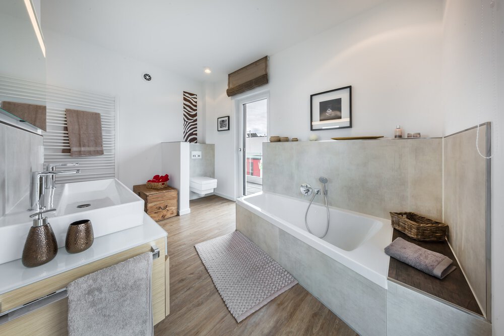Badezimmer Musterhaus von OKAL Haus GmbH 