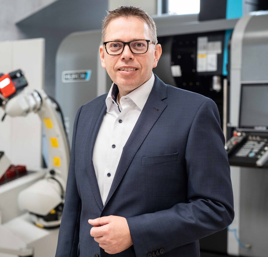 portrait picture of Jens Müller.