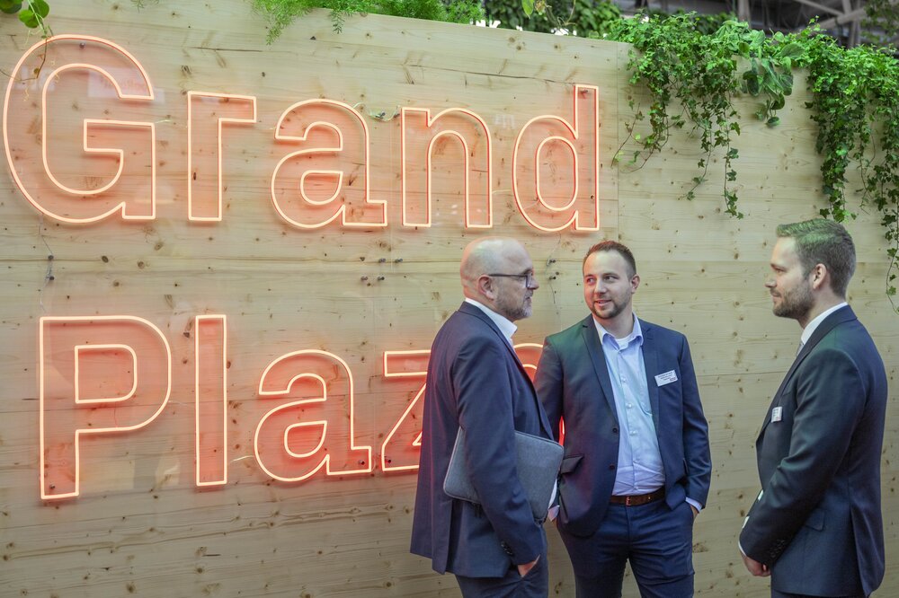 Face-to-face conversations at EXPO REAL create opportunities for networking, exchanging ideas, and building new business relationships.