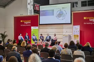 Panel discussion with logistics experts at transport logistic