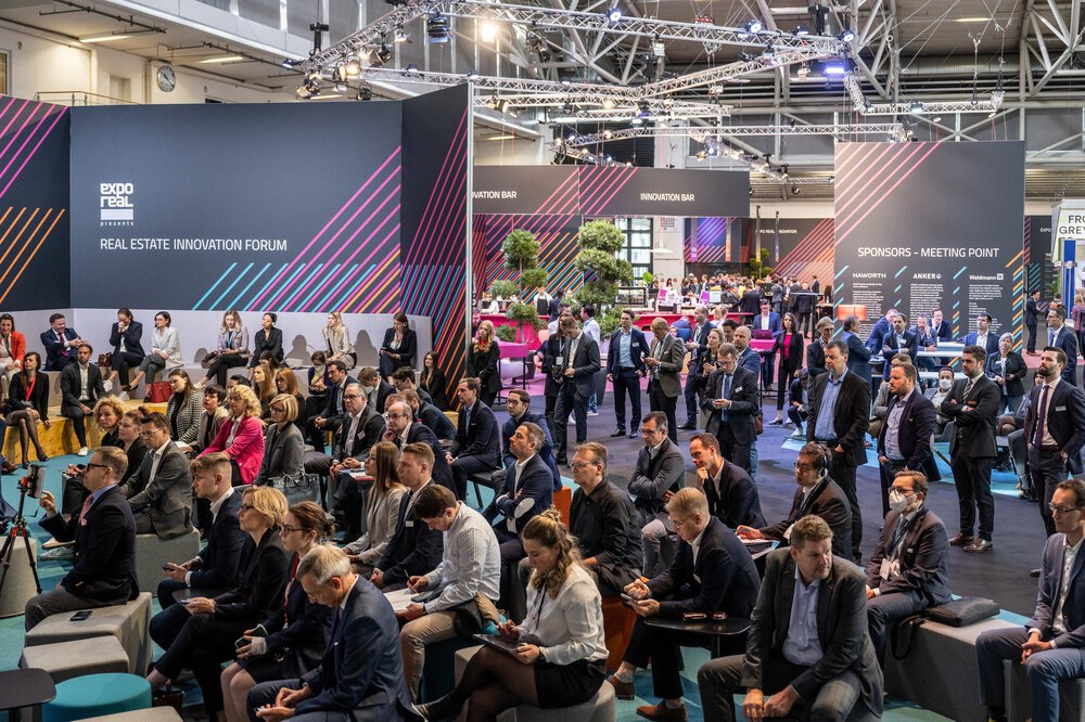REAL ESTATE INNOVATION FORUM with forward-looking discussions