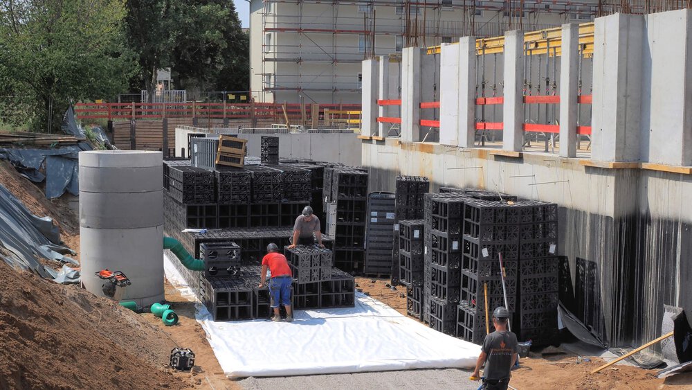 Eine Baustelle mit Kanalelementen im Mannheimer Stadtteil Franklin. 