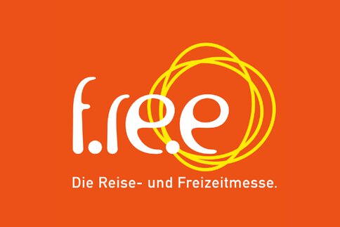 Logo auf orangefarbenem Hintergrund mit weißer, verspielter Schrift 'f.re.e', gelben, ineinander verschlungenen Ringen und Slogan 'Die Reise- und Freizeitmesse.'
