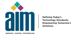 AIM-Logo mit farbenfrohem Design, der Text lautet: „Die Technologiestandards von heute definieren, die Lösungen von morgen ermöglichen.“