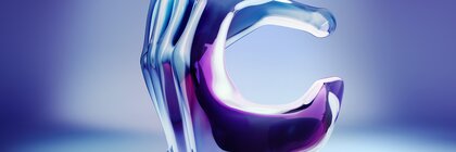 Abstrakte 3D-Darstellung einer Hand aus glänzendem, metallischem Material in Violetttönen. Daumen und ein weiterer Finger schließen sich fast zu einem Kreis.
