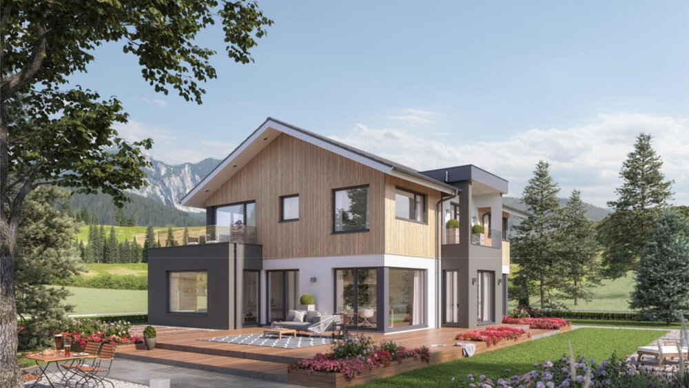 Modernes zweistöckiges Haus mit großen Fenstern, umgeben von Bäumen und Bergen, mit Holzterrasse und Innenhof.