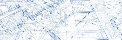 Nahaufnahme detaillierter blauer Architekturpläne mit Linien, Maßen und technischen Zeichnungen.