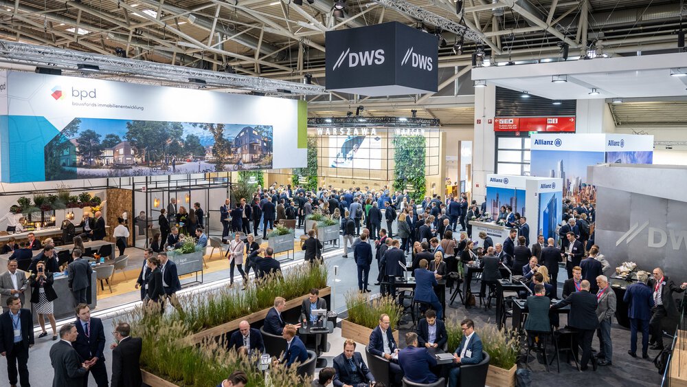 EXPO REAL 2022: Strong trade fair participation, subdued market expectations