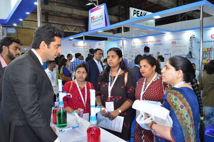 	
analytica Anacon India & ILE: Visitors at a stand