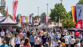 Many summer-dressed visitors to 