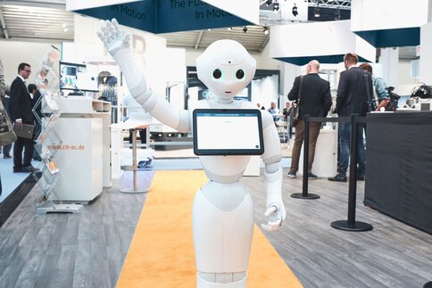Service robotics at automatica