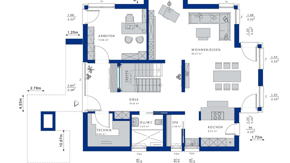 Grundriss mit beschrifteten Räumen und Maßangaben; umfasst Wohn-, Ess-, Küchen-, Büro-, Bad- und Technikbereiche.