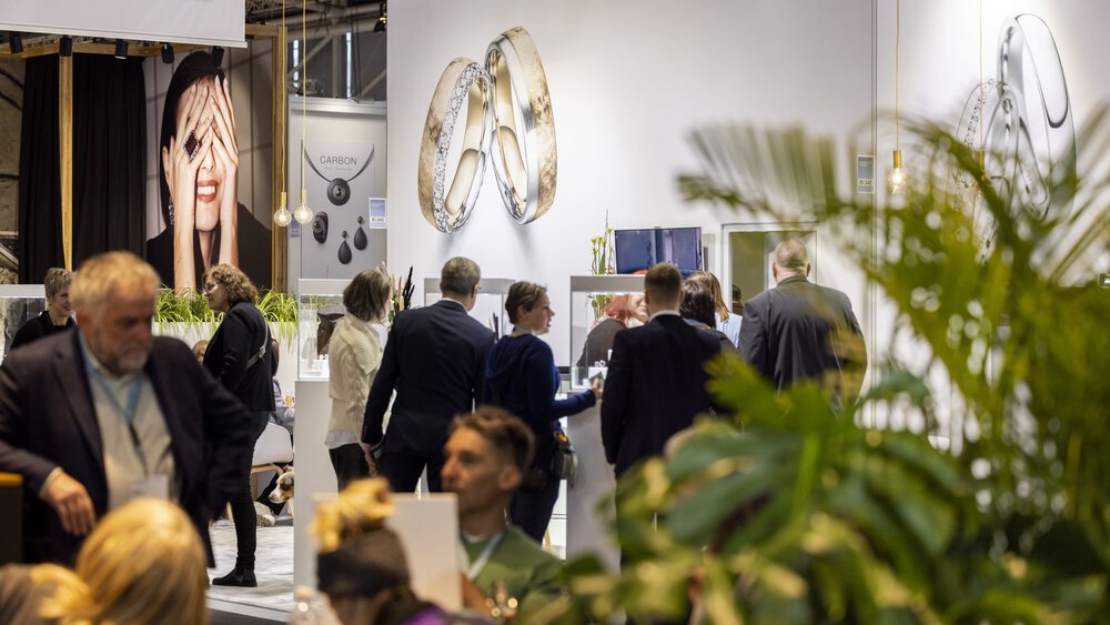 Exhibition mood: Wedding world