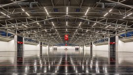 The installation of the new LED technologies is only possible in empty halls. Photo: RIDI Leuchten GmbH