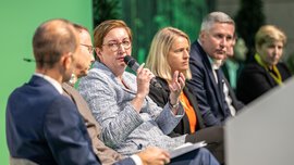 Bundesbauministerin Klara Geywitz diskutiert zum Thema bezahlbares Wohnen