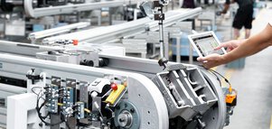 An example for the topic of intelligent maintenance is Tünkers.