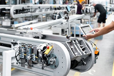 Ein Beispiel für das Thema intelligente Wartung ist Tünkers Maschinenbau. 