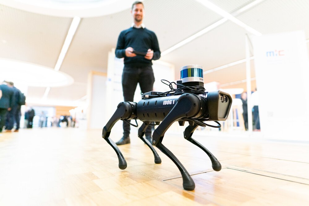 Knapp 50 Startups präsentieren ihren Ideen und Innovationen in der erstmals eingerichteten Startup-Area in der Innovationshalle.
