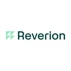 Dunkelgrüner Schriftzug „Reverion“ mit mintgrünem Logo davor auf weißem Hintergrund.