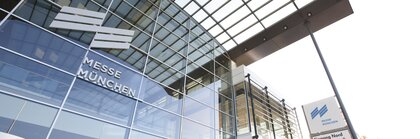 Glass facade at the north entrance to the Trade Fair Centre at Messe München