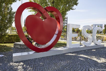 ECS Congress Schriftzug ingroßen 3 D Buchstaben mit ESC Logo