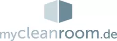 Logo mit einem angedeuteten blauen Würfel über dem Text „mycleanroom.de“. Links ist das Logo hellblau, rechts etwas dunkler.