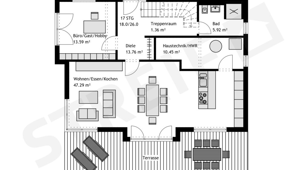 Schwarz-weißer Grundriss mit beschrifteten Räumen, darunter Küche, Arbeitszimmer, Badezimmer und Terrasse mit Tischen und Stühlen im Freien sowie Eingangs- und Treppenbereiche.