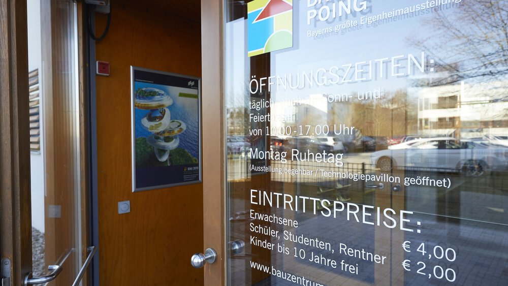 Der Eingang zum Technologiepavillon