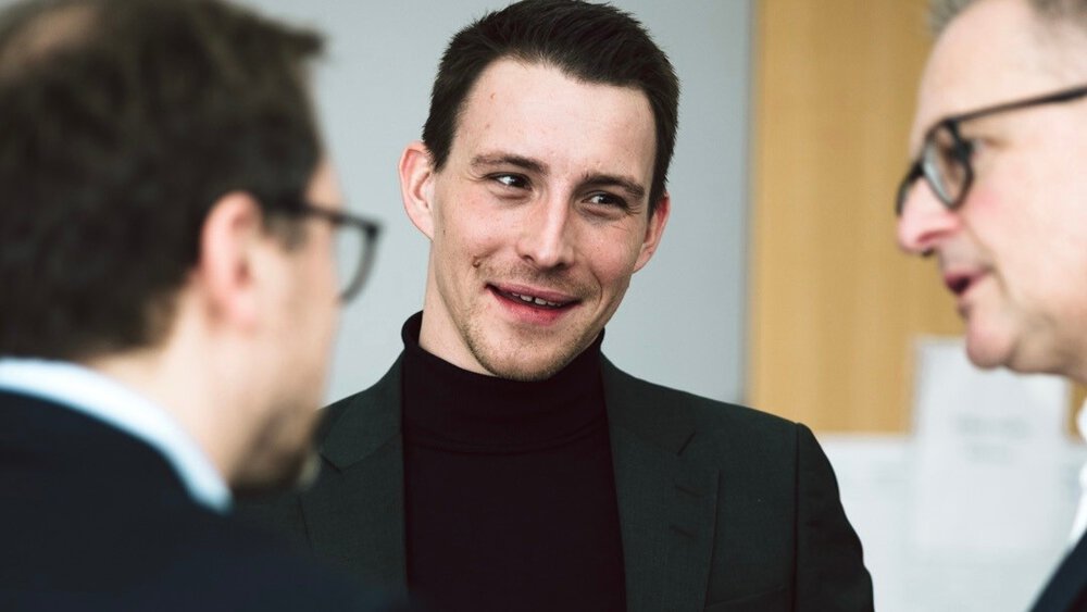 Stefan Rummel, Philipp Eisenmann und Bernd Fleschenberg unterhalten sich während SZ Dossier.