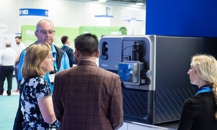 Consultation at the exhibition stand