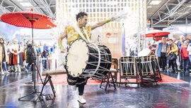 Show und Kunst am Japan-Stand