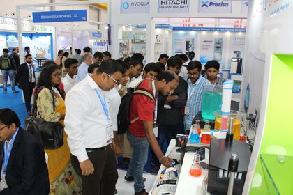 analytica Anacon India & ILE: Visitors at a stand