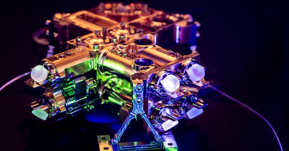 Photonics for the second quantum revolution
