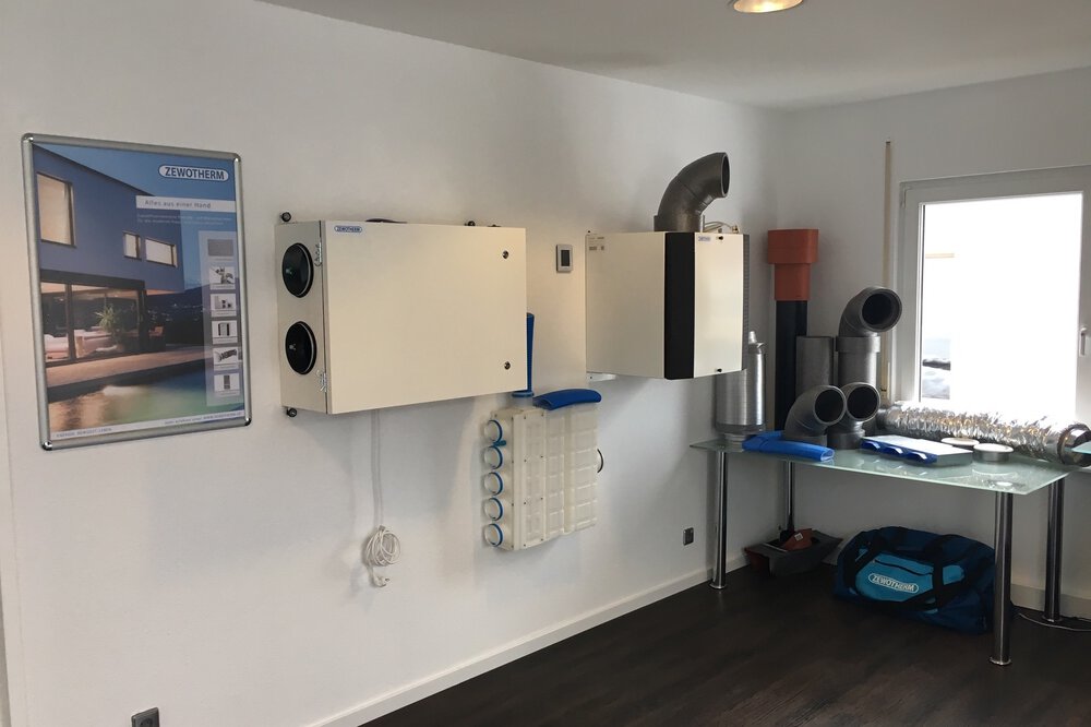 Schaukasten Musterhaus ZEWOTHERM GmbH 