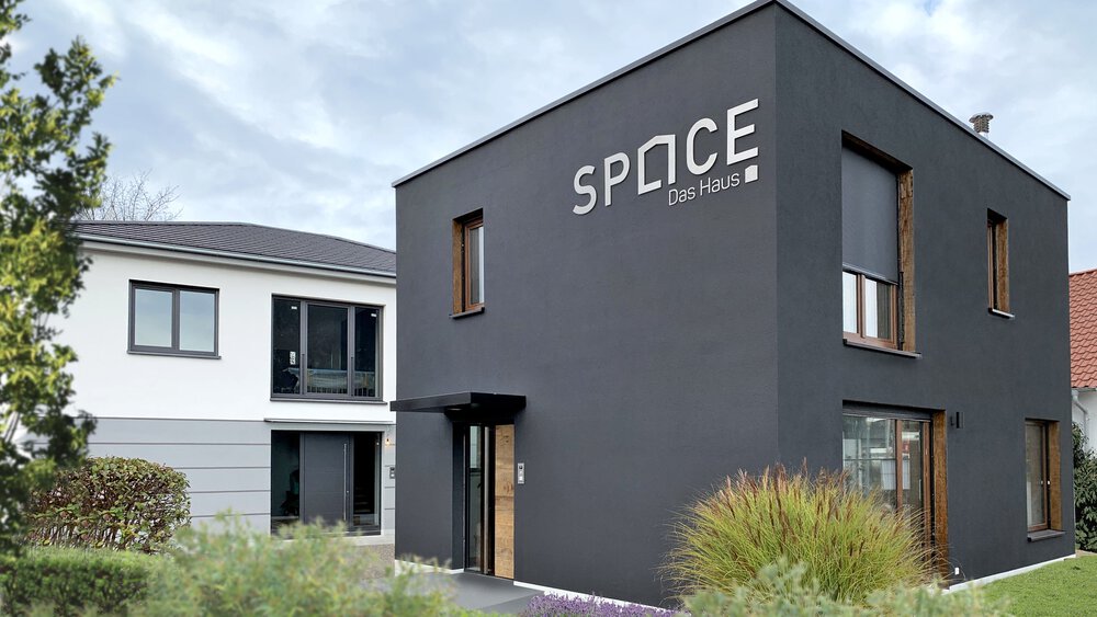 Außenansicht Musterhaus Space 4 / Space 6 von Deutsche HausManufaktur GmbH