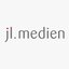 Logo für jl.medien auf hellem Hintergrund. Die Schrift ist mittelgrau mit einem roten Punkt über dem j.