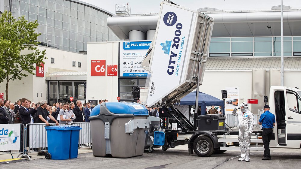 Smart waste containers